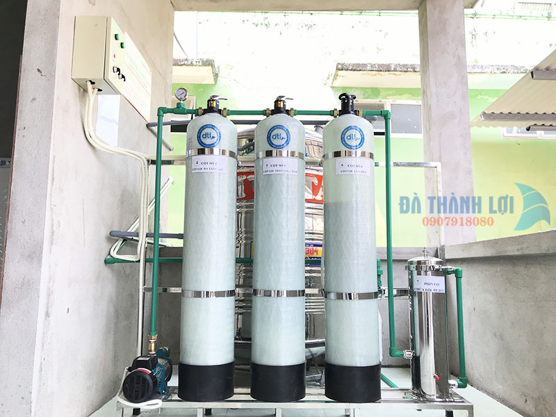 Hệ thống lọc nước đầu nguồn 3 cột lọc sử dụng phin lọc inox